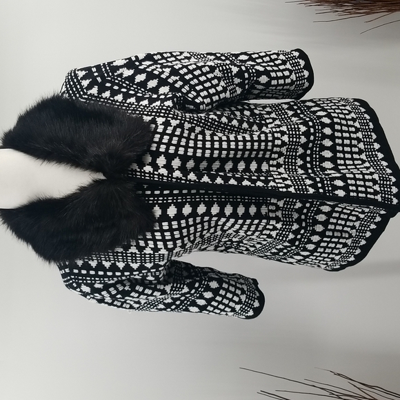 Chico's Convertible Cardigan Jacket with Removable Faux Fur Collar - Picture 8 of 10